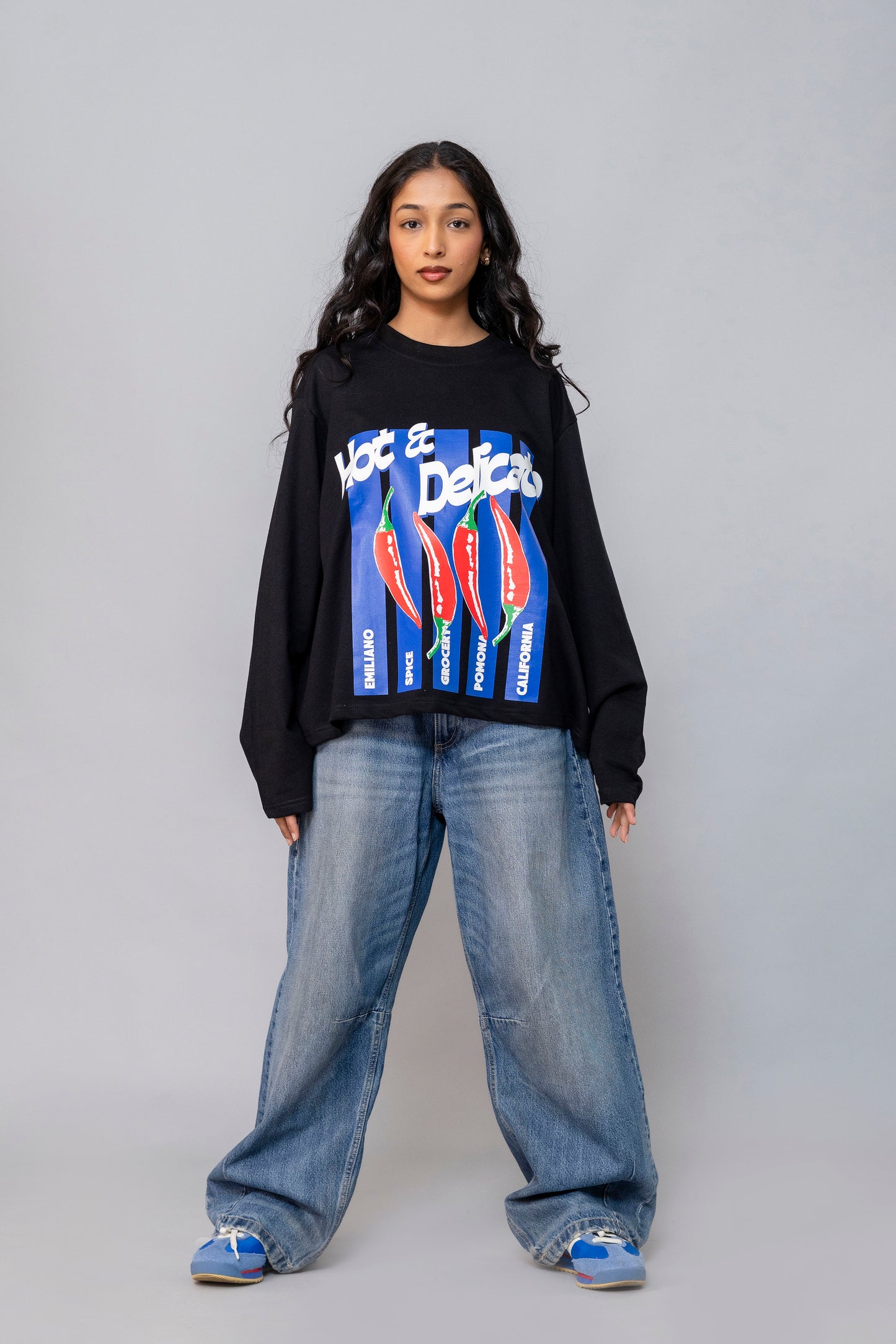 Hot & Delicate T-shirt (unisex)