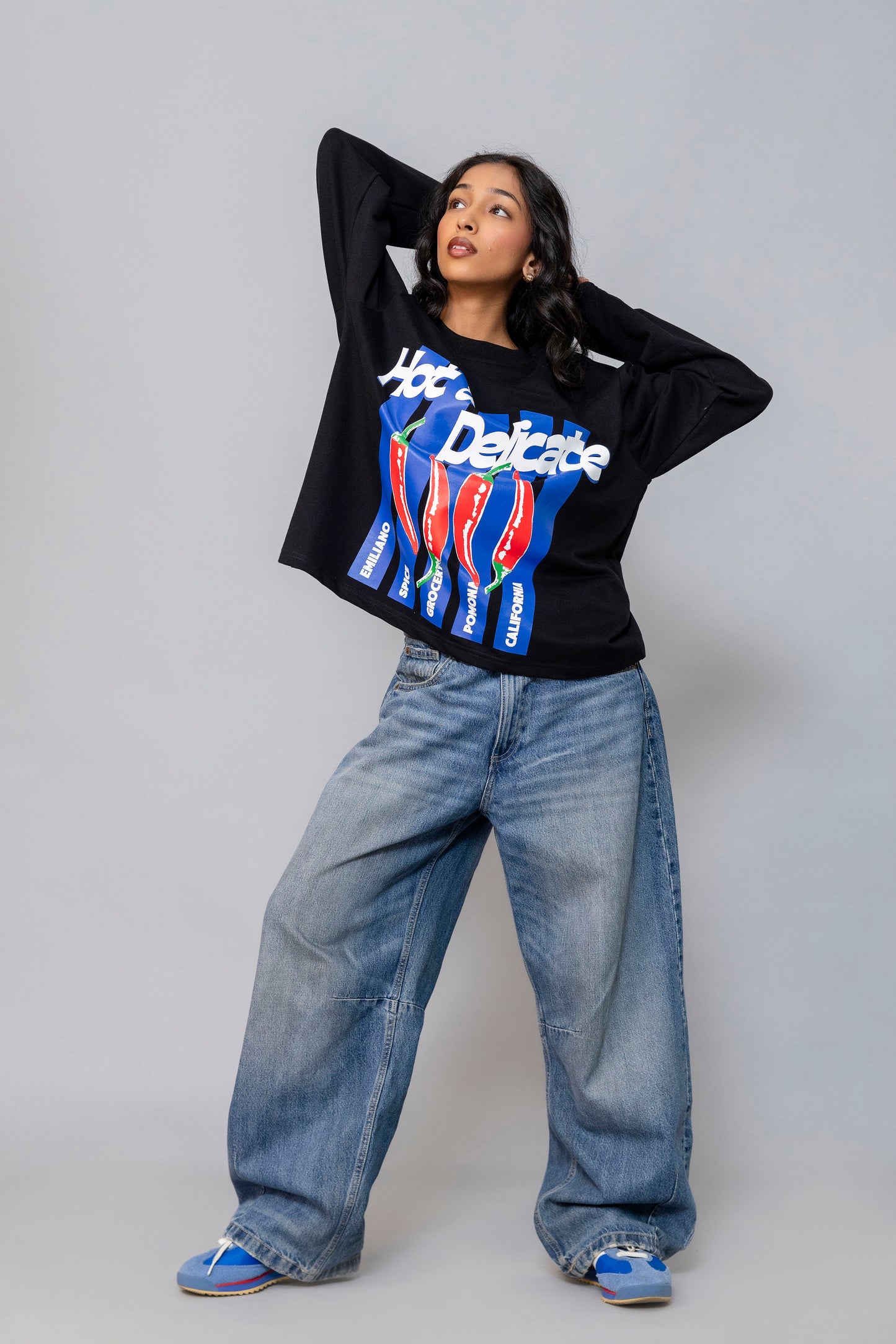 Hot & Delicate T-shirt (unisex)