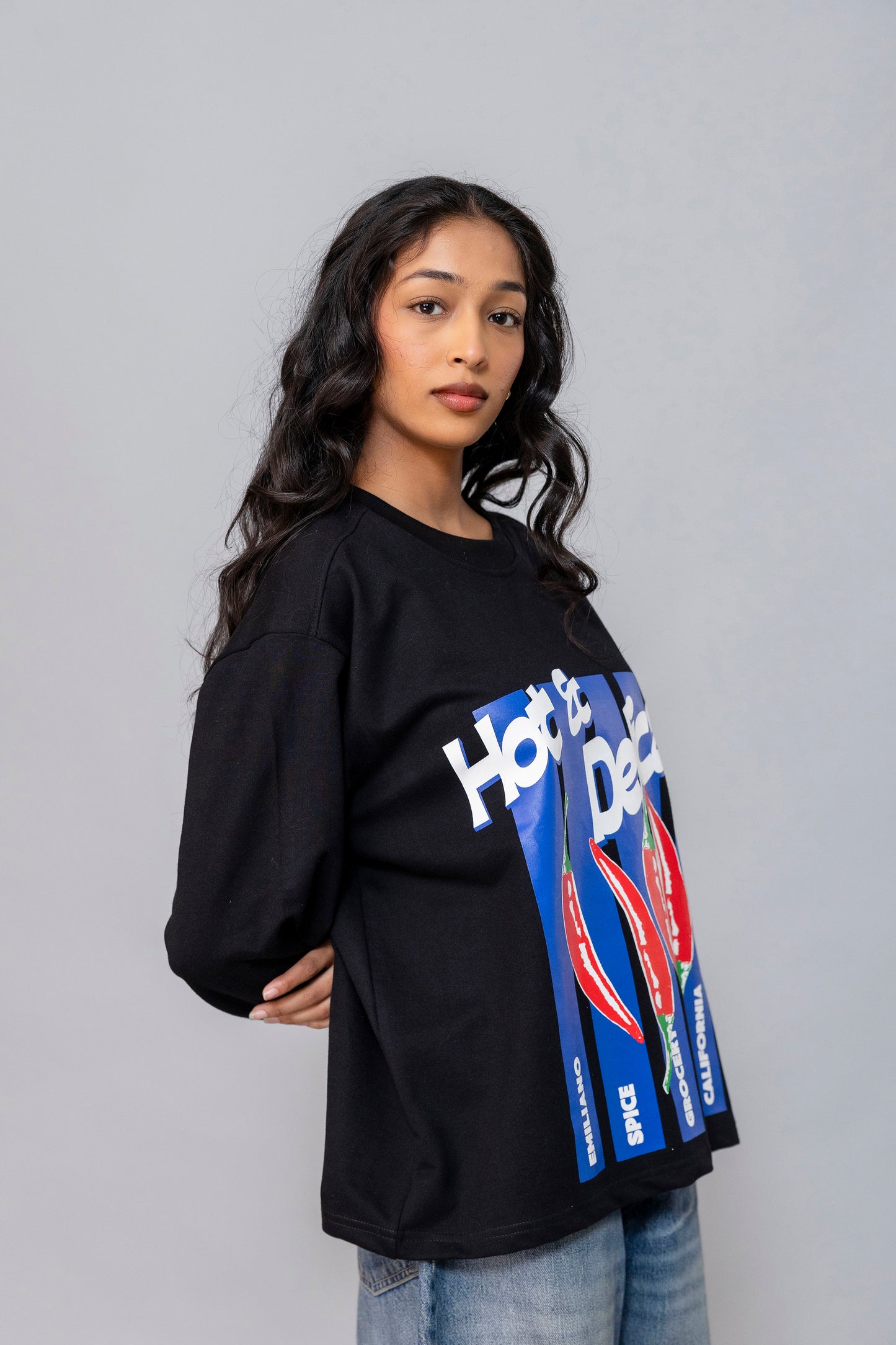 Hot & Delicate T-shirt (unisex)