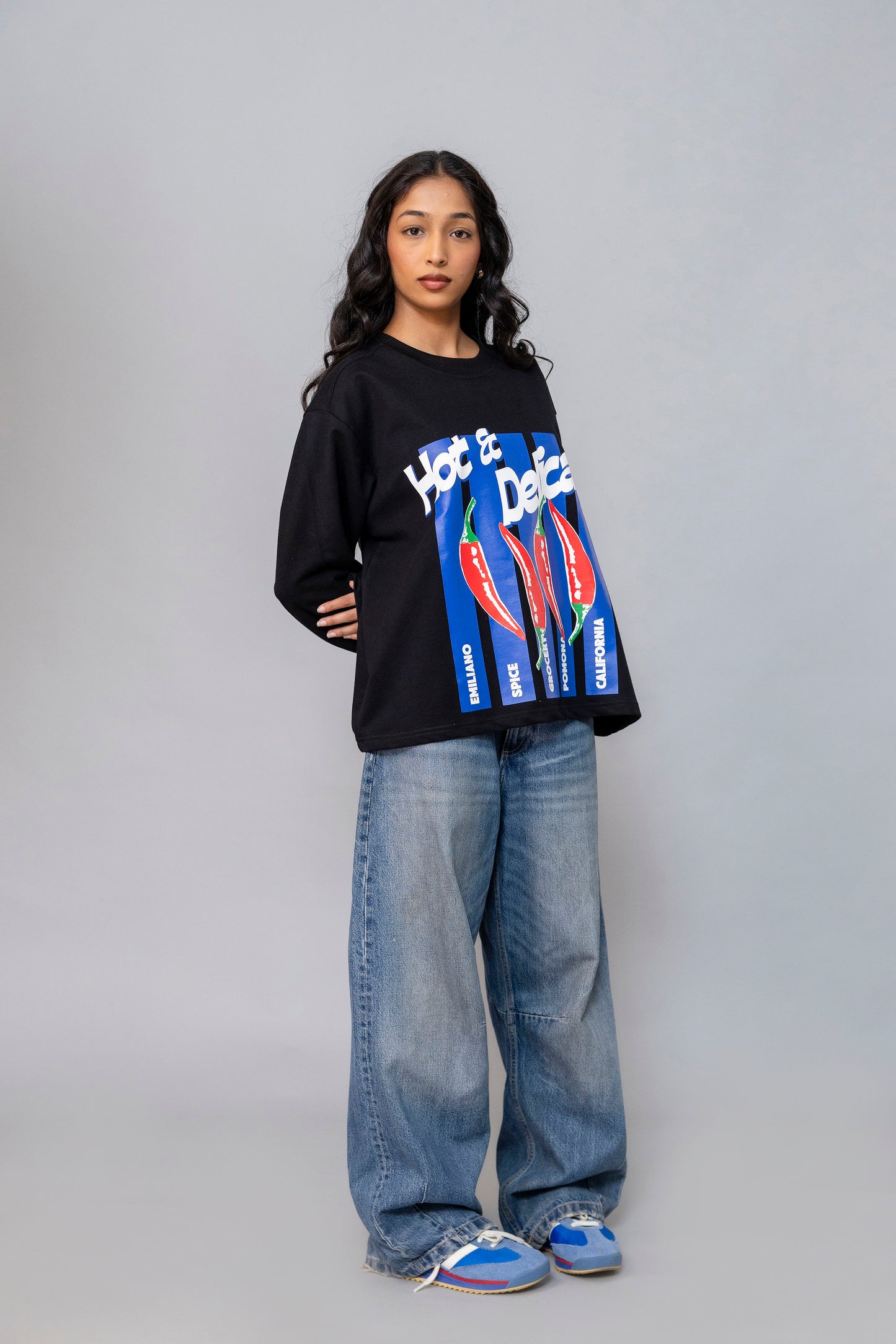 Hot & Delicate T-shirt (unisex)