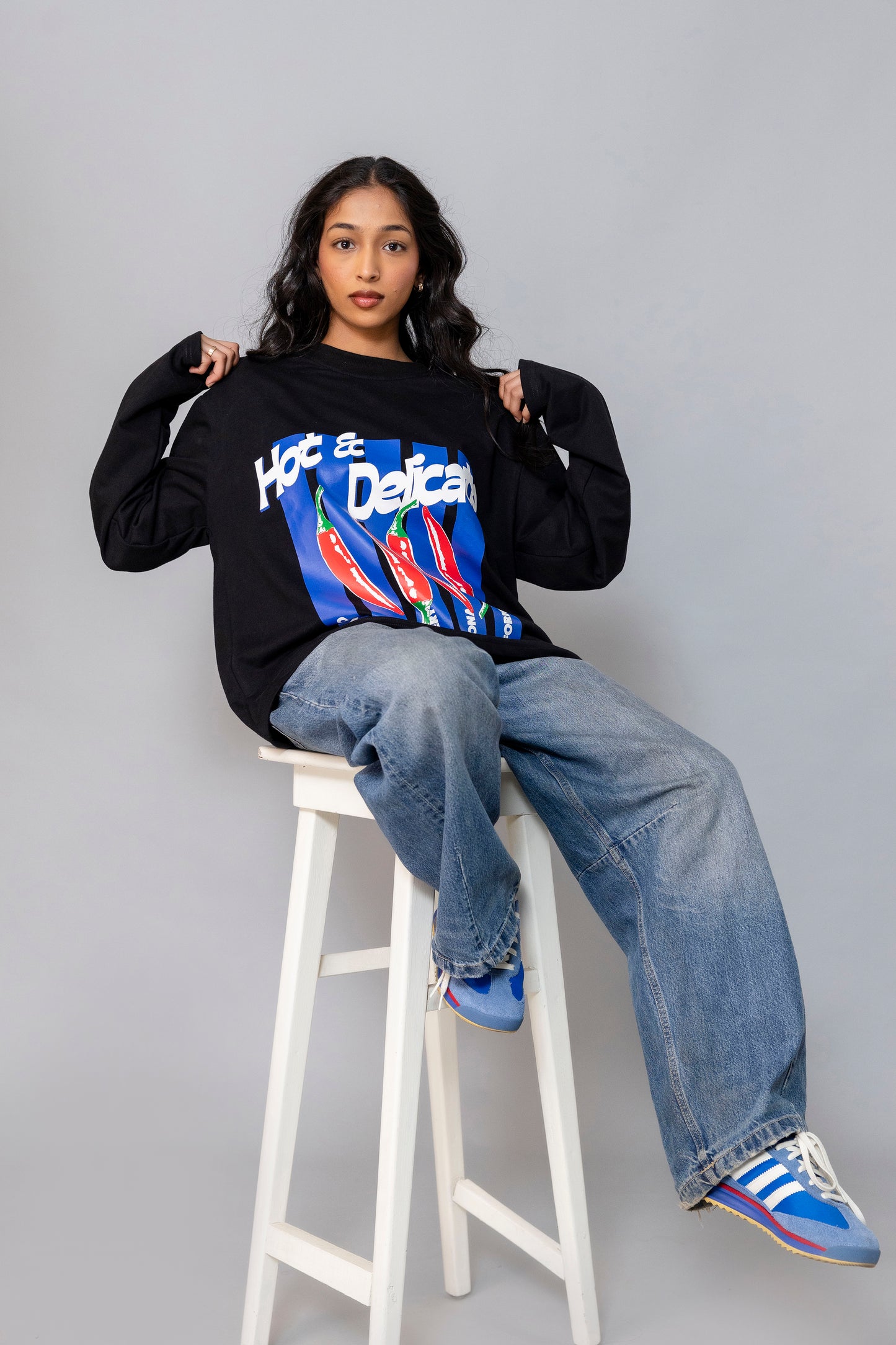 Hot & Delicate T-shirt (unisex)