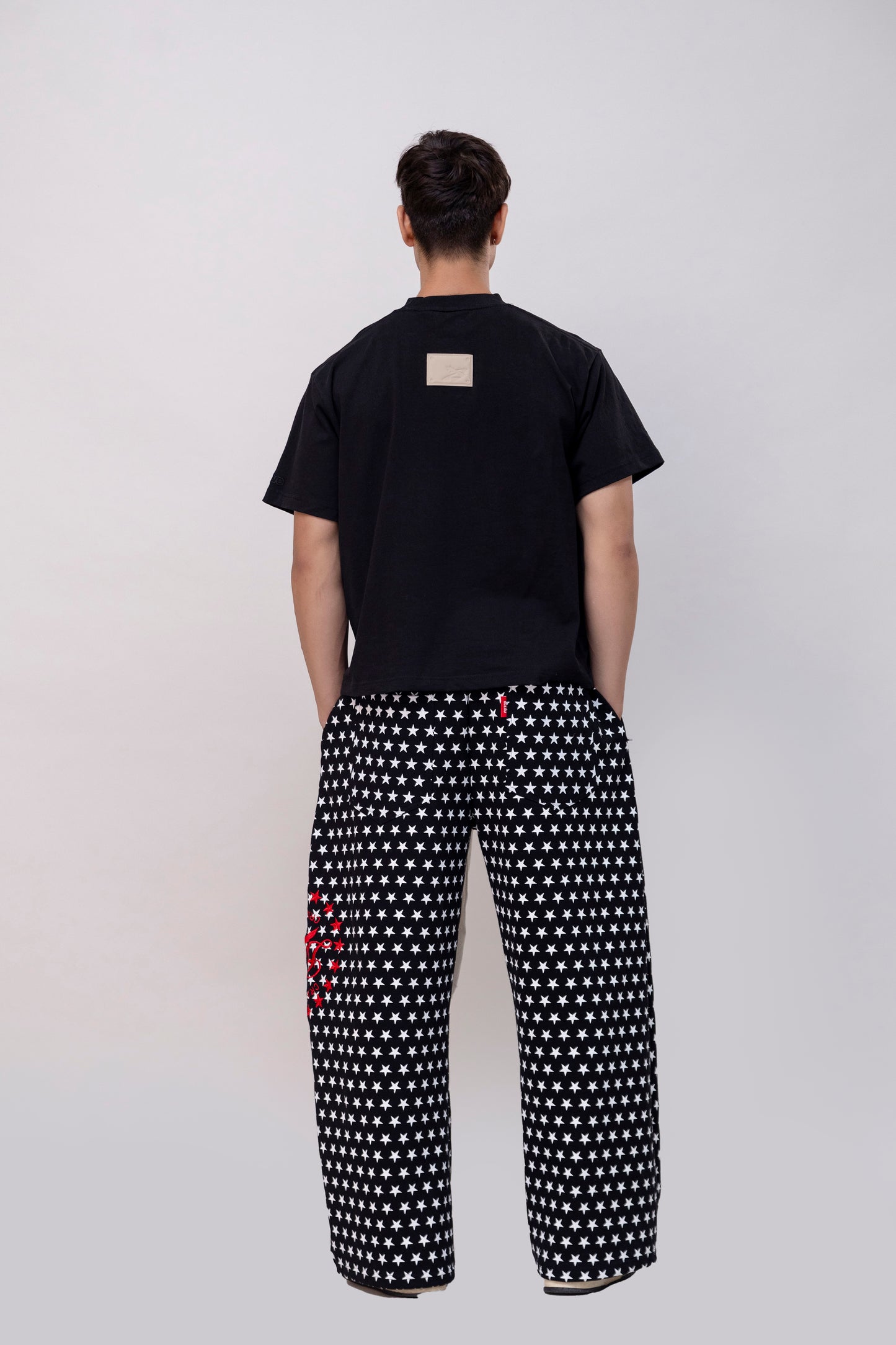 BLACK STAR SWEATPANTS