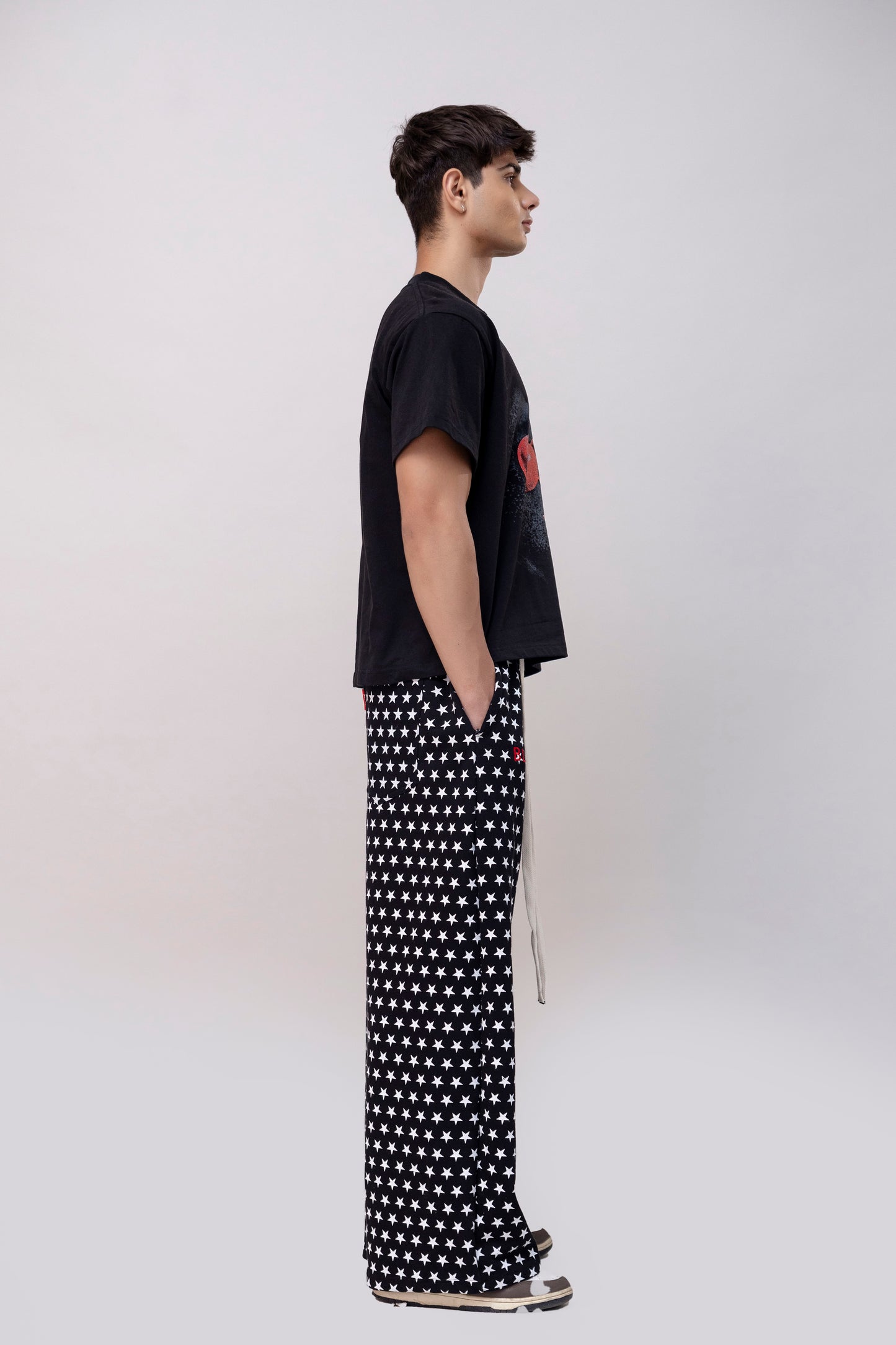 BLACK STAR SWEATPANTS