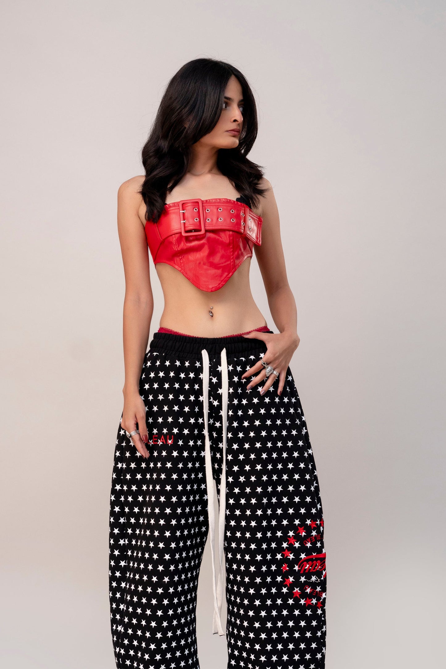 BLACK STAR SWEATPANT