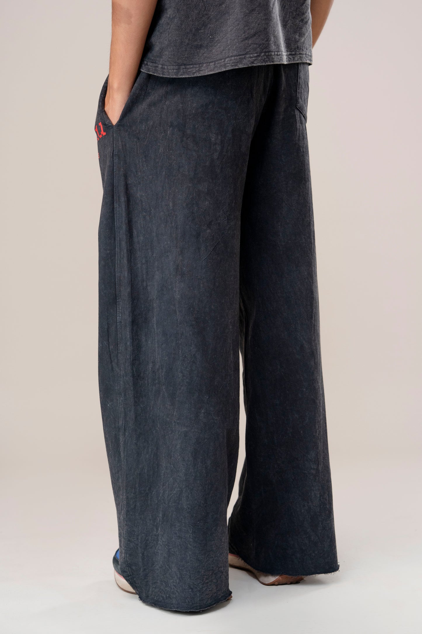 co-rd set (tee + sweatpants )
