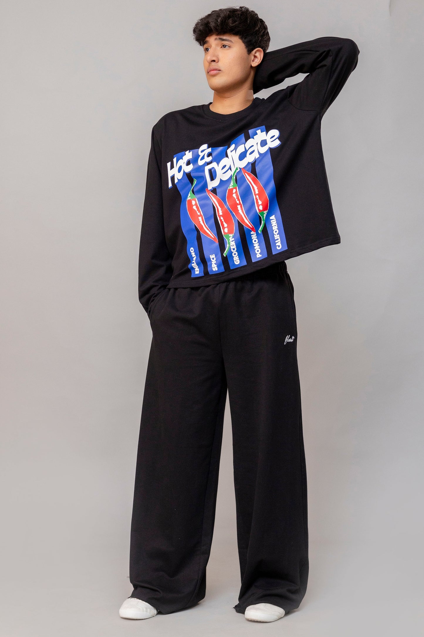 Hot & Delicate T-shirt (unisex)