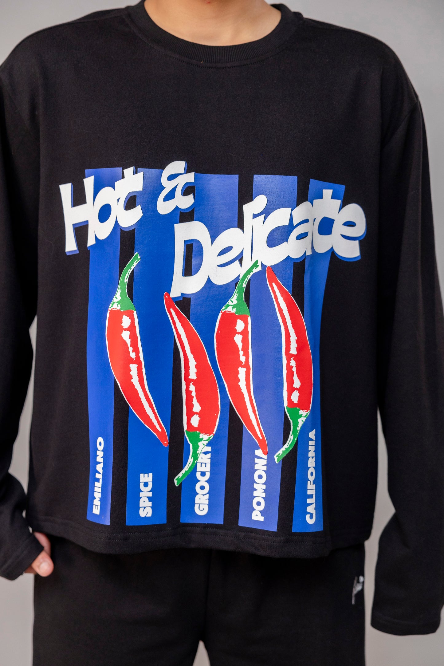 Hot & Delicate T-shirt (unisex)